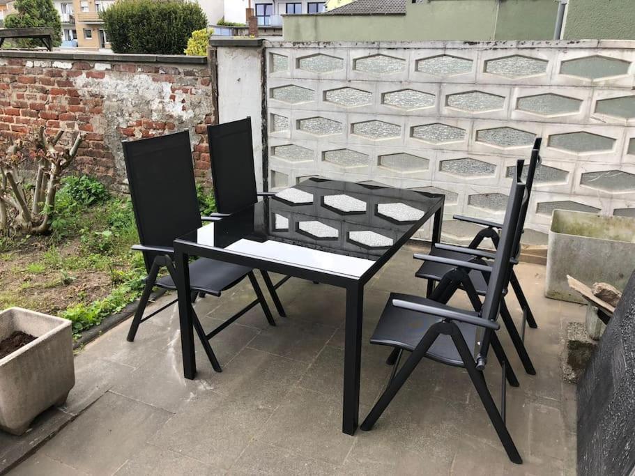 Charmante Gartenwohnung Mit Privatem Grossen Garten Kolín nad Rýnem Exteriér fotografie