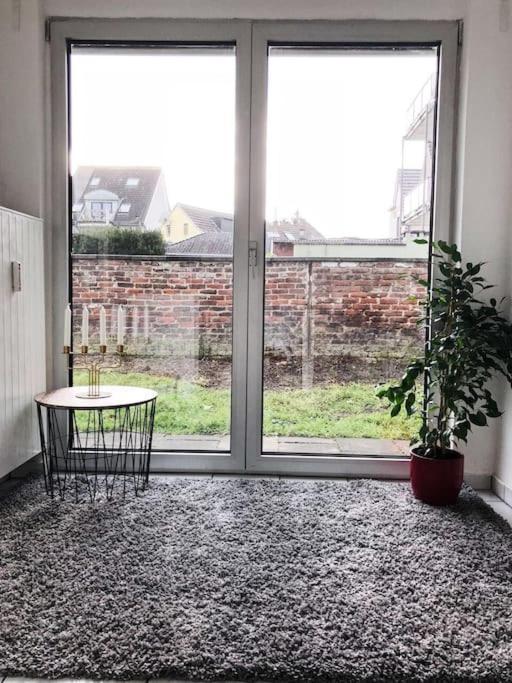 Charmante Gartenwohnung Mit Privatem Grossen Garten Kolín nad Rýnem Exteriér fotografie