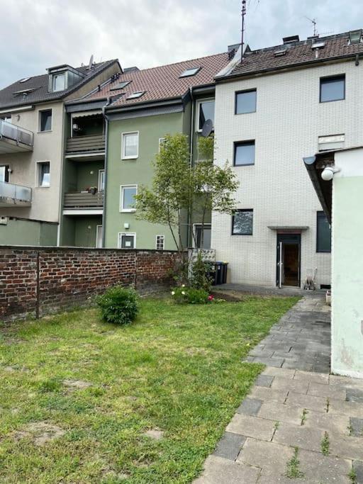 Charmante Gartenwohnung Mit Privatem Grossen Garten Kolín nad Rýnem Exteriér fotografie